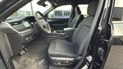 2025 Jeep Grand Cherokee GRAND CHEROKEE LAREDO X 4X2