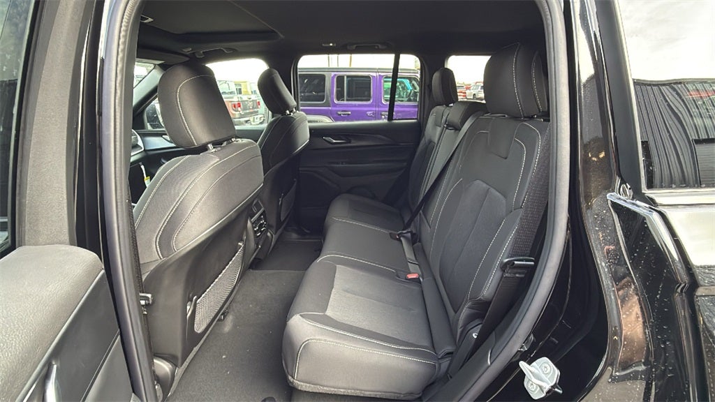 2025 Jeep Grand Cherokee GRAND CHEROKEE LAREDO X 4X2