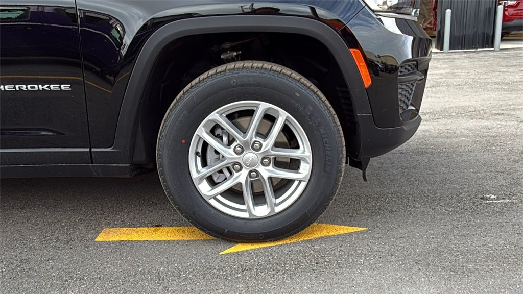 2025 Jeep Grand Cherokee GRAND CHEROKEE LAREDO X 4X2