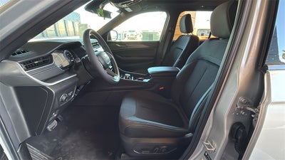 2025 Jeep Grand Cherokee GRAND CHEROKEE LAREDO X 4X2