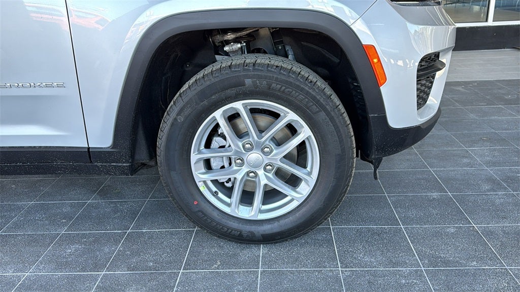 2025 Jeep Grand Cherokee GRAND CHEROKEE LAREDO X 4X2