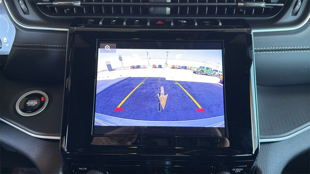 2025 Jeep Grand Cherokee GRAND CHEROKEE LAREDO X 4X2