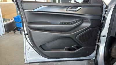 2025 Jeep Grand Cherokee GRAND CHEROKEE LAREDO X 4X2