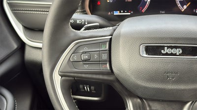 2025 Jeep Grand Cherokee GRAND CHEROKEE LAREDO 4X2