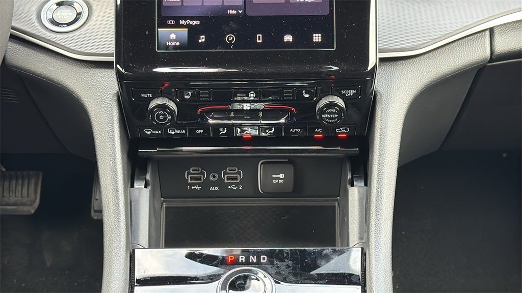 2025 Jeep Grand Cherokee GRAND CHEROKEE LAREDO 4X2