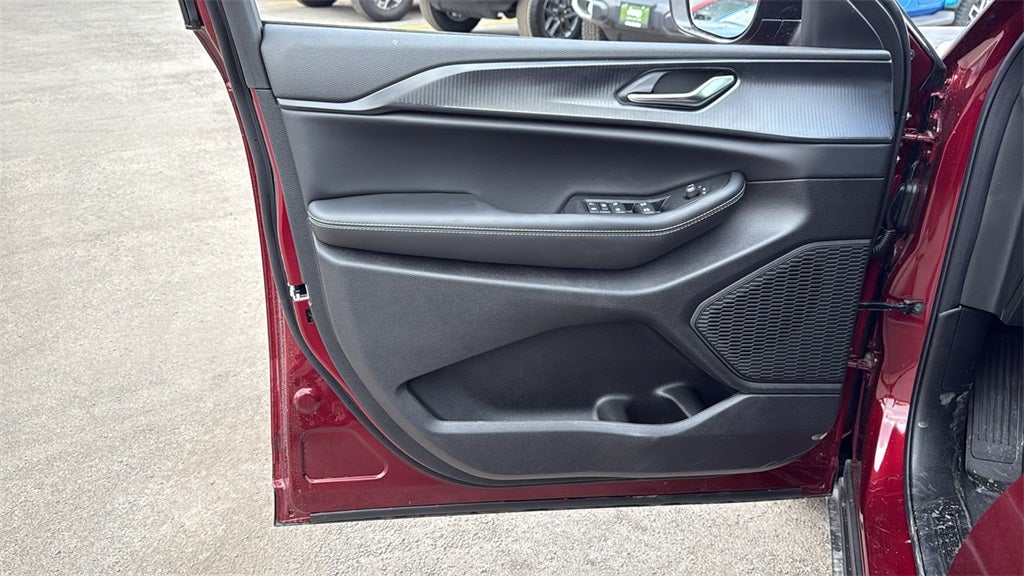 2025 Jeep Grand Cherokee GRAND CHEROKEE LAREDO 4X2