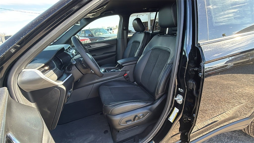 2025 Jeep Grand Cherokee GRAND CHEROKEE ALTITUDE 4X2