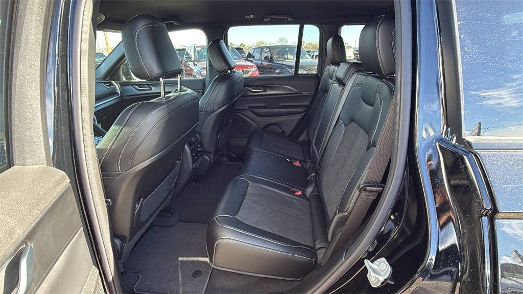 2025 Jeep Grand Cherokee GRAND CHEROKEE ALTITUDE 4X2