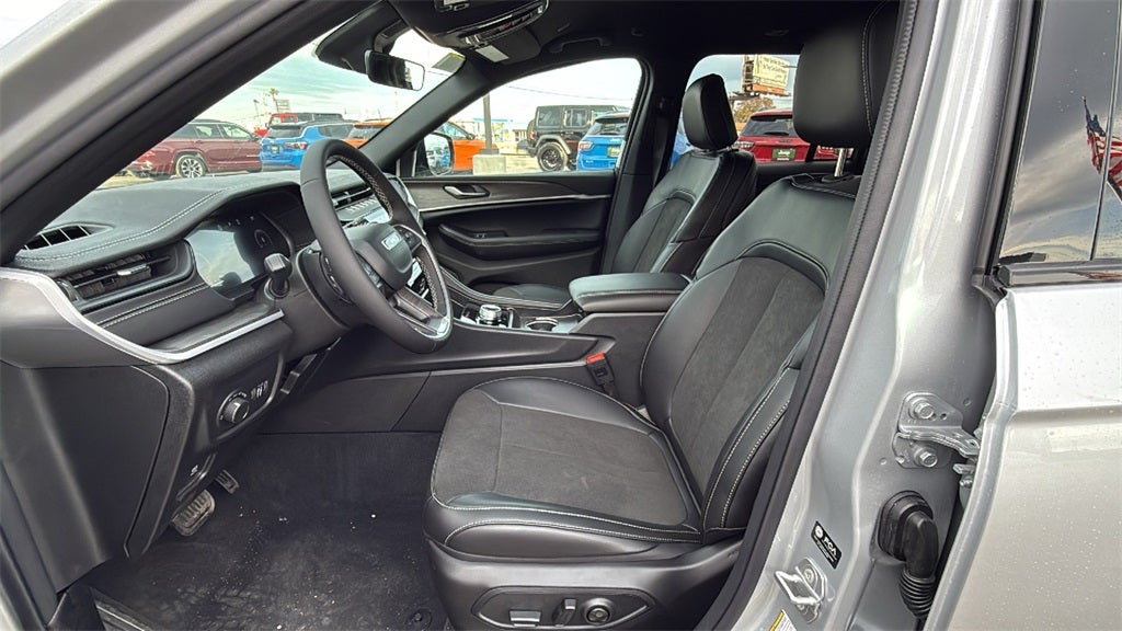 2026 Jeep Grand Cherokee GRAND CHEROKEE LAREDO ALTITUDE 4X2