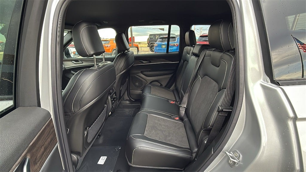 2026 Jeep Grand Cherokee GRAND CHEROKEE LAREDO ALTITUDE 4X2