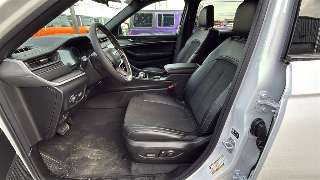 2026 Jeep Grand Cherokee GRAND CHEROKEE LAREDO ALTITUDE 4X2