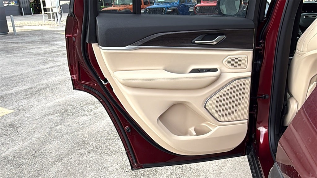 2026 Jeep Grand Cherokee GRAND CHEROKEE LIMITED 4X2