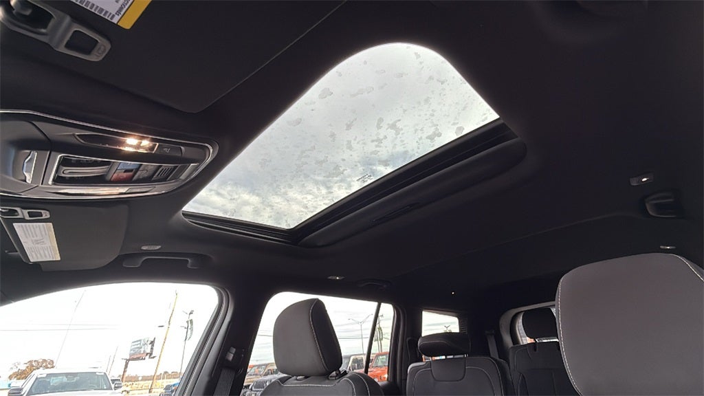 2025 Jeep Grand Cherokee GRAND CHEROKEE L LAREDO X 4X2