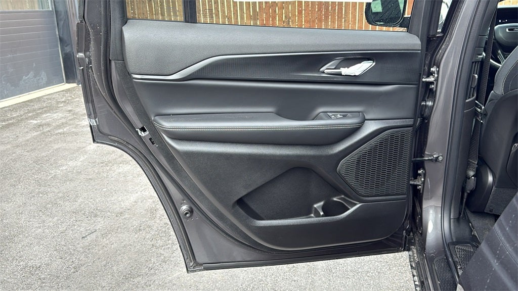 2025 Jeep Grand Cherokee GRAND CHEROKEE L LAREDO X 4X2