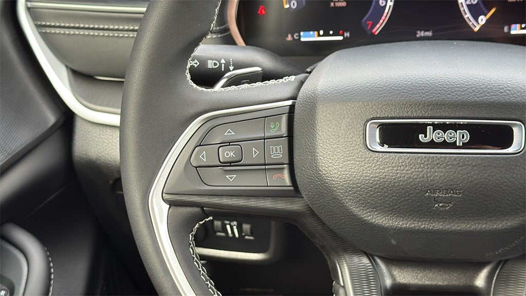 2025 Jeep Grand Cherokee GRAND CHEROKEE L LAREDO X 4X2