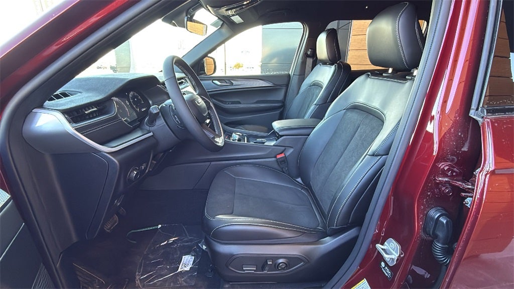 2025 Jeep Grand Cherokee GRAND CHEROKEE L ALTITUDE 4X2