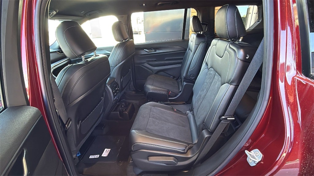 2025 Jeep Grand Cherokee GRAND CHEROKEE L ALTITUDE 4X2