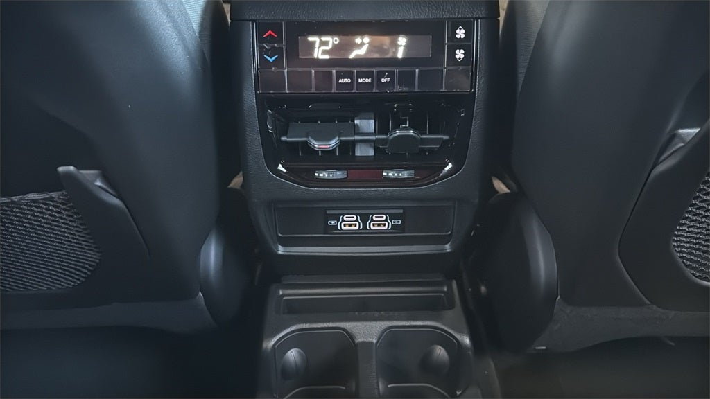 2025 Jeep Grand Cherokee GRAND CHEROKEE L LAREDO X 4X2