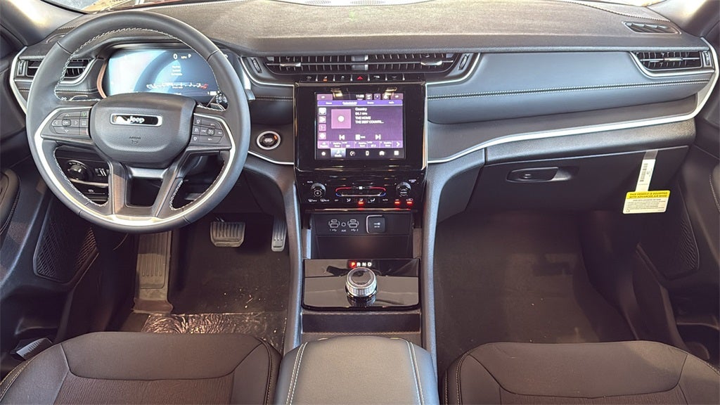 2025 Jeep Grand Cherokee GRAND CHEROKEE L LAREDO X 4X2