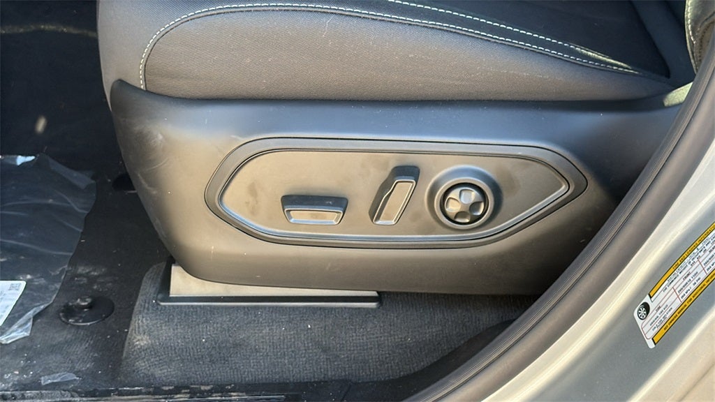 2025 Jeep Grand Cherokee GRAND CHEROKEE L LAREDO X 4X2