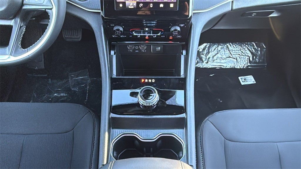 2025 Jeep Grand Cherokee GRAND CHEROKEE L LAREDO X 4X2