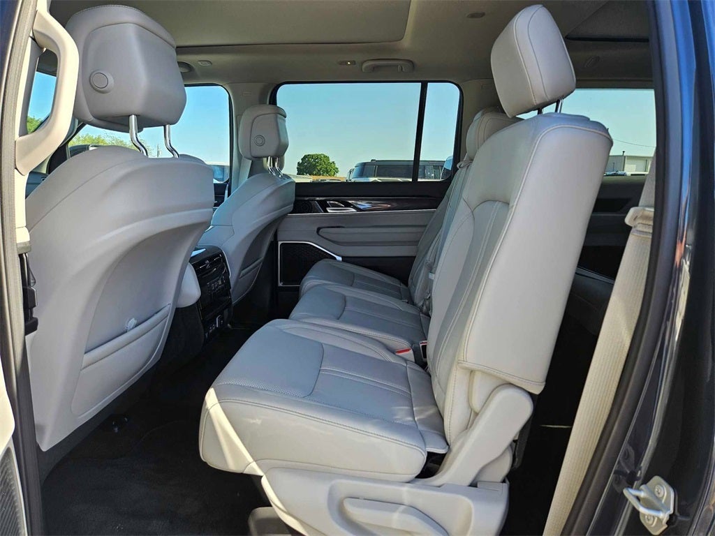 2024 Jeep Wagoneer WAGONEER L 4X2