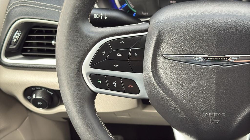 2023 Chrysler Pacifica Hybrid Touring L