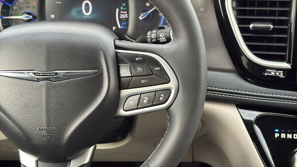 2023 Chrysler Pacifica Hybrid Touring L