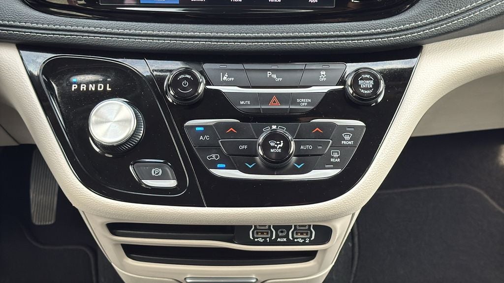 2023 Chrysler Pacifica Hybrid Touring L