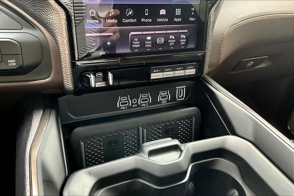 2025 RAM 3500 Limited Longhorn Crew Cab 4x4 8' Box